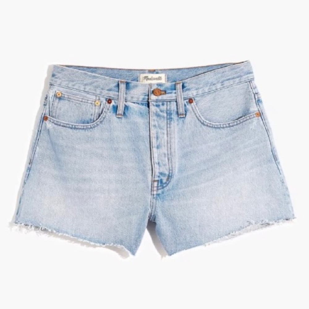 Madewell curvy relaxed denim shorts in Cedarcroft wash